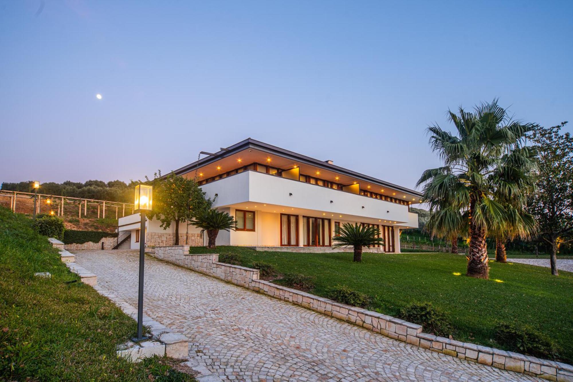 Aria - Villa Di Campagna Montecorvino Rovella Exterior foto