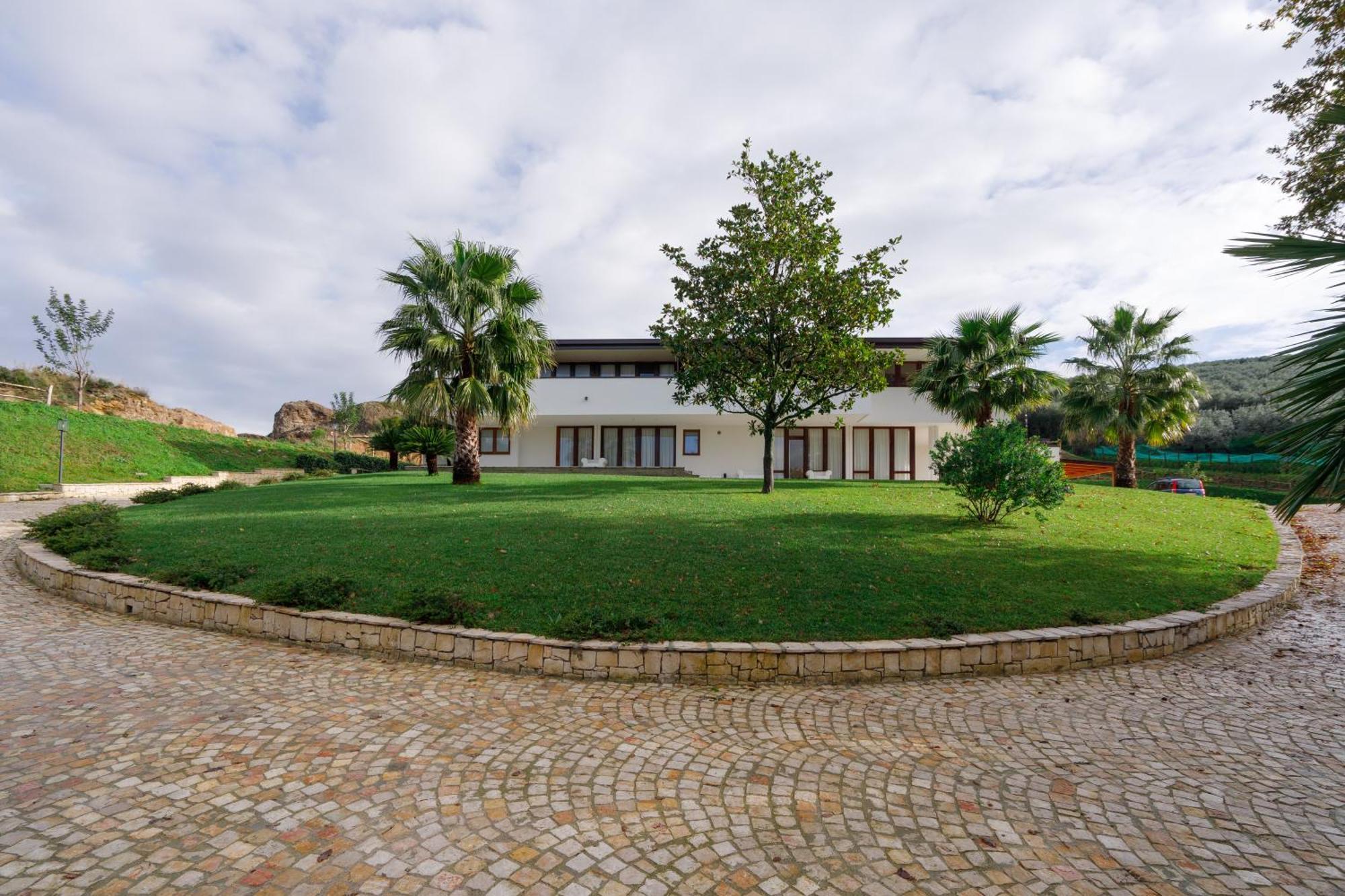 Aria - Villa Di Campagna Montecorvino Rovella Exterior foto