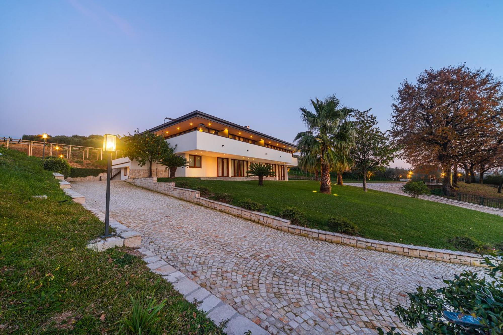 Aria - Villa Di Campagna Montecorvino Rovella Exterior foto